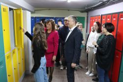 Uczniowie SP 2 w Nowogardzie mają nowe szafki